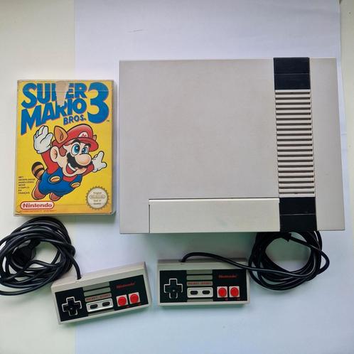Nintendo Nes console met 2 controllers en super mario bros 3, Spelcomputers en Games, Spelcomputers | Nintendo NES, Zo goed als nieuw