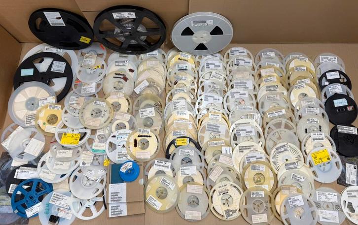 SMD reels, ruim 110 stuks I weerstand fuse spoel ic diode, Hobby en Vrije tijd, Elektronica-componenten, Zo goed als nieuw, Verzenden