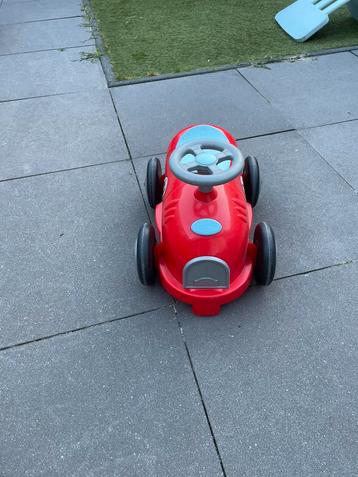 Rode loopauto beschikbaar voor biedingen