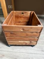 Houten krat op wieltjes / speelgoedkist /vinylkrat, Ophalen, Zo goed als nieuw