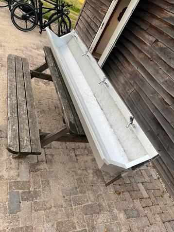 Wasbak beschikbaar voor biedingen