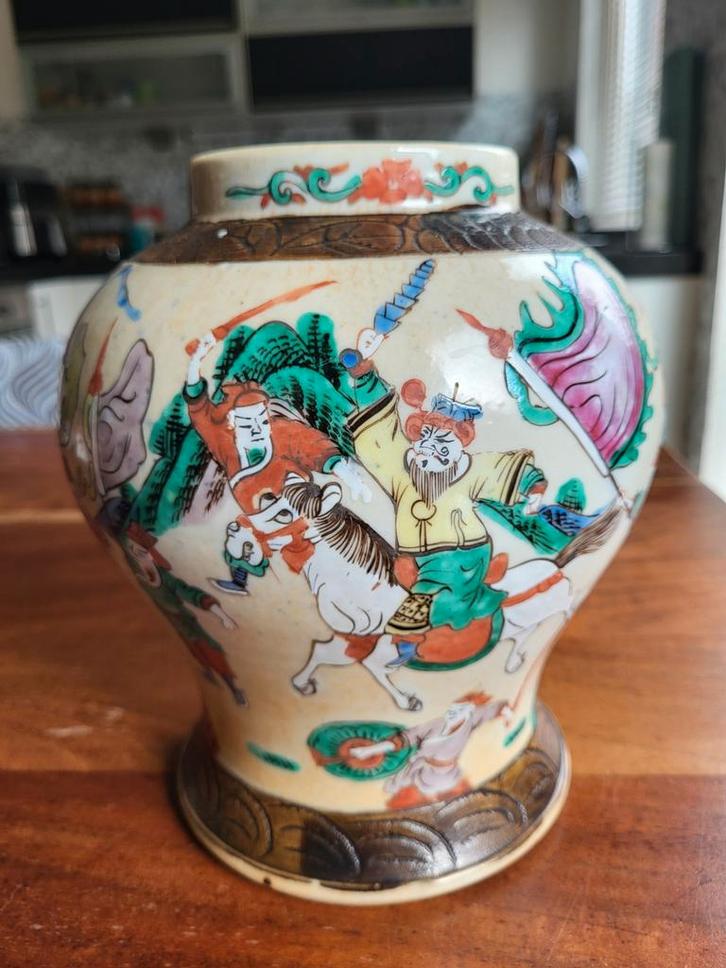 Antieke Chinese Nanking Vaas met Krijgers, Antiek en Kunst, Antiek | Vazen, Ophalen of Verzenden