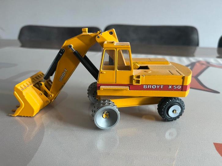 Broyt X 50 mobiele hooglepel graafmachine NZG 230, Hobby en Vrije tijd, Modelauto's | 1:50, Zo goed als nieuw, Hijskraan, Tractor of Landbouw