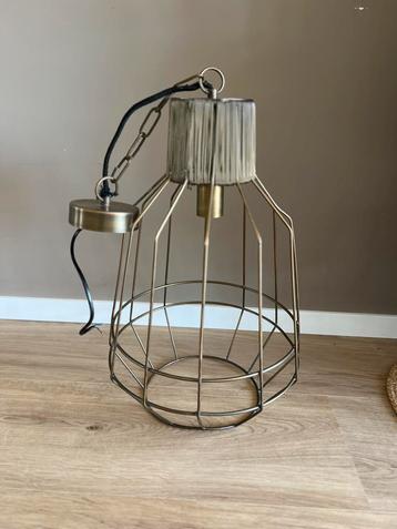 Stalen hanglamp in goudlook.  beschikbaar voor biedingen