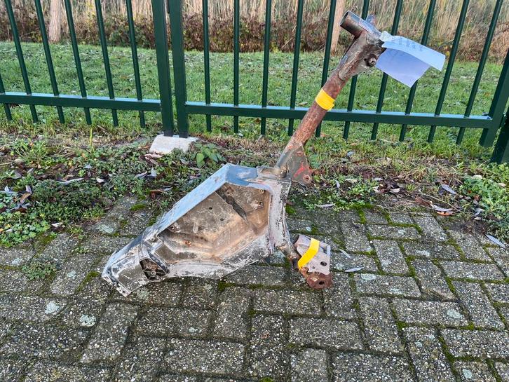 Zundapp 517-14 frame met wat werk uitdraai massink, Fietsen en Brommers, Brommeronderdelen | Zundapp, Gebruikt, Frame, Ophalen