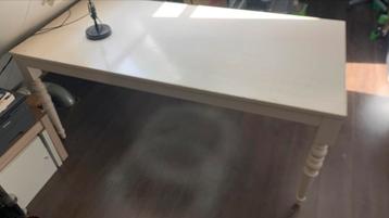 Wiite Barok tafel beschikbaar voor biedingen