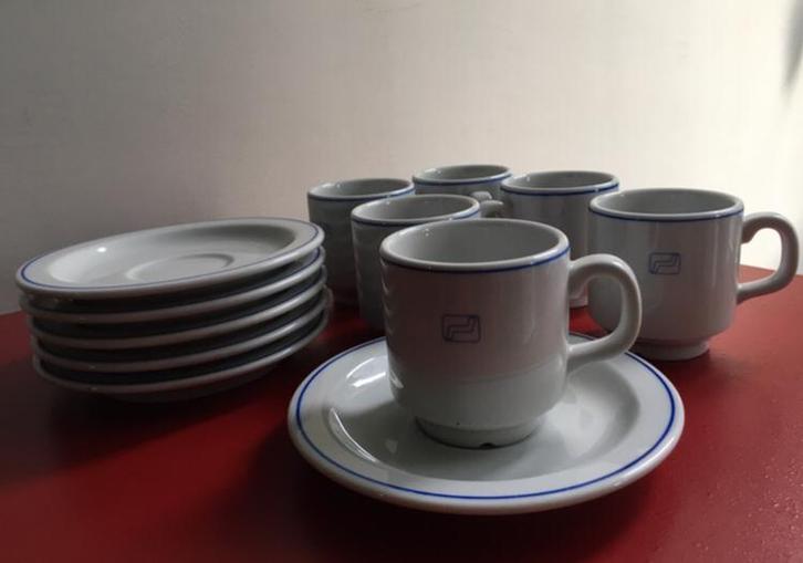 12 delig koffie servies crème wit/blauw Royal Mosa Holland, Huis en Inrichting, Keuken | Servies, Nieuw, Kop(pen) en/of Schotel(s)