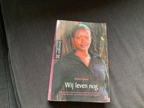 👩🏽‍🔧 Wij leven nog - Annick Kayitesi, Boeken, Romans, Gelezen, Nederland, Ophalen of Verzenden