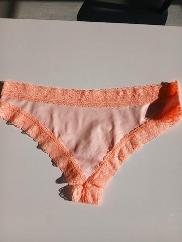 Set verschillende broekjes xl ook los te koop beschikbaar voor biedingen