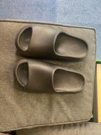 Adidas Yeezy Slide Grijs - Maat 38.5, Ophalen of Verzenden, Zo goed als nieuw, Slippers