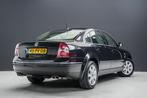 Volkswagen Passat 4.0 275pk W8 Protection 4Motion |auto van, Auto's, Gebruikt, 8 cilinders, 4 stoelen, Leder en Stof
