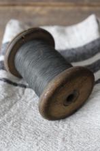 Oude houten klos met ijzer garen Nr.1 *Pronck & Praal*, Antiek en Kunst, Curiosa en Brocante, Ophalen of Verzenden