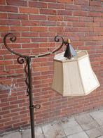 Vloerlamp  gietijzer verstelbaar., Huis en Inrichting, Lampen | Vloerlampen, Ophalen, Gebruikt, Seventies, Metaal