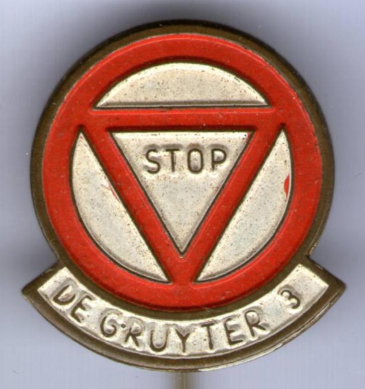 De Gruyter verkeersbord Nr 3 koper speldje ( X_003 ), Verzamelen, Speldjes, Pins en Buttons, Zo goed als nieuw, Speldje of Pin