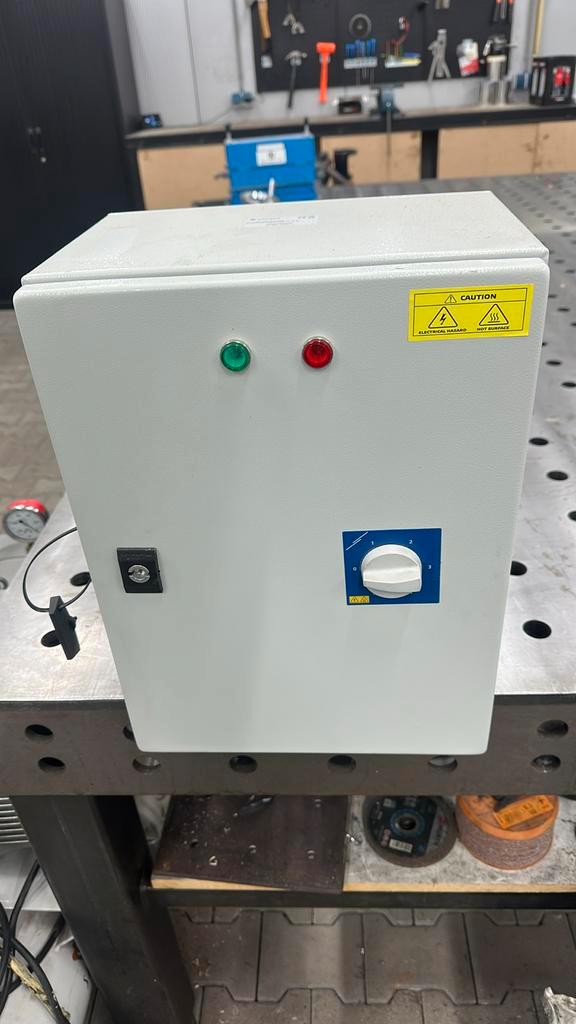 Trafo 8 amp 380v, Doe-het-zelf en Verbouw, Elektra en Kabels, Zo goed als nieuw, Overige typen, Ophalen