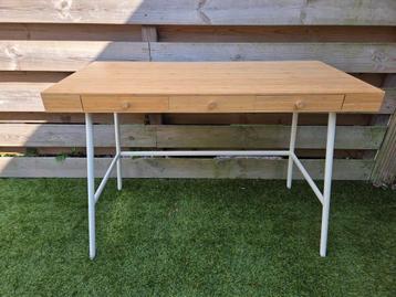 Bamboe bureau Lillasen (Ikea) beschikbaar voor biedingen