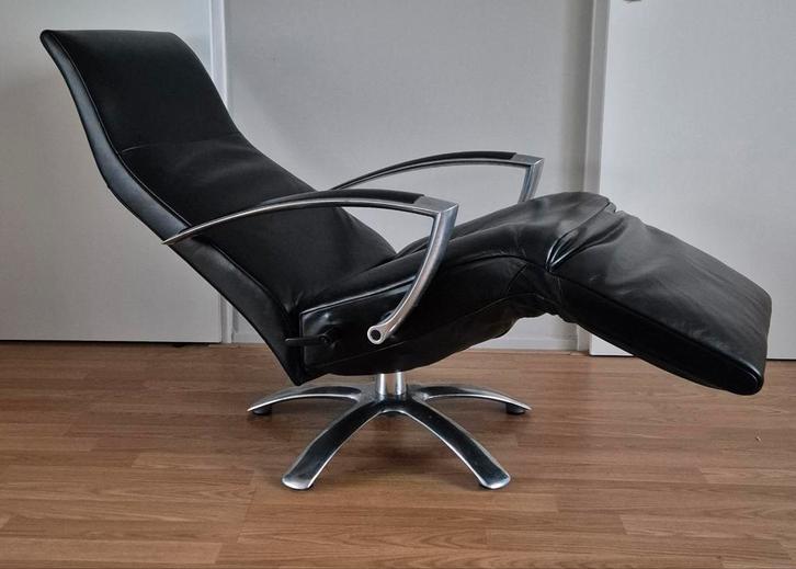 Mini Brainbuilder Jori relax fauteuil zwart leer nek kussen, Huis en Inrichting, Fauteuils, Zo goed als nieuw, Leer, Metaal, 50 tot 75 cm