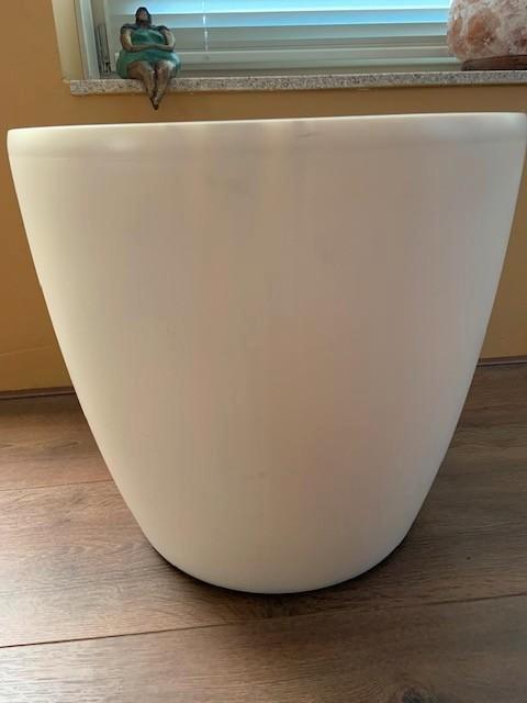 Elho Brussels Rond Wielen Wit, Tuin en Terras, Bloempotten, Zo goed als nieuw, Kunststof, Binnen, Balkon, Tuin, Minder dan 40 cm