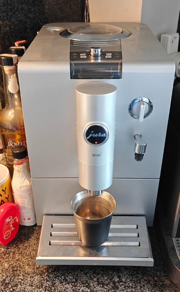 Jura Ena 7, Witgoed en Apparatuur, Koffiezetapparaten, Gebruikt, Gemalen koffie, Koffiebonen, Koffiemachine, 2 tot 4 kopjes, Afneembaar waterreservoir