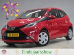 Toyota Aygo 1.0 VVT-i x-play/ 5-Drs/ Camera/ Airco/ C.V. Afs, Voorwielaandrijving, Stof, Gebruikt, 4 stoelen