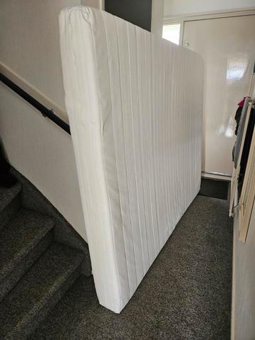 Gratis matras 160 x 200 beschikbaar voor biedingen