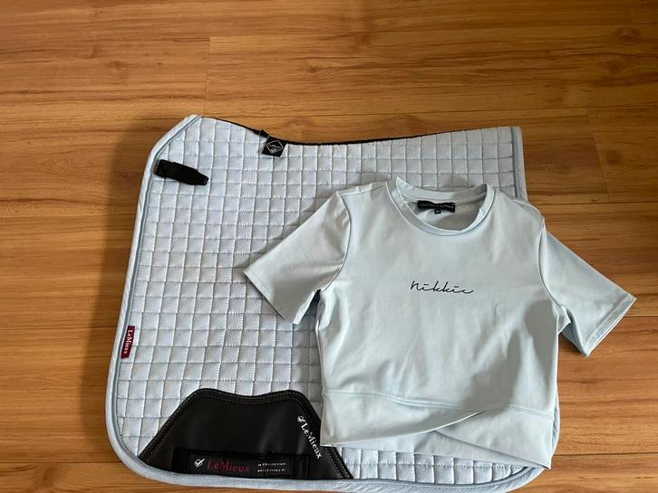 LeMieux lichtblauw dekje met bijpassemd Nikki shirt, Dieren en Toebehoren, Paardrijkleding, Zo goed als nieuw, Bovenkleding, Dressuur