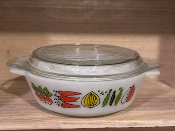 Dekschaaltje van glas met groentemotief Made in England beschikbaar voor biedingen