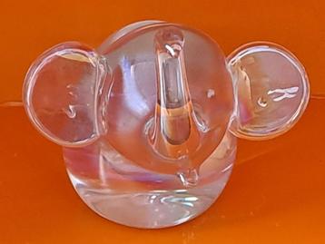 Leuke kristallen olifant met wijde oren. De hoogte is 8cm.  beschikbaar voor biedingen