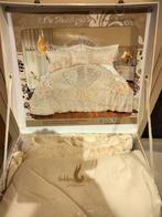 Geheel nieuwe Bedsprei., Huis en Inrichting, Slaapkamer | Beddengoed, Wit, Ophalen of Verzenden, Deken of Dekbed, Nieuw