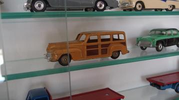 Fraaie Dinky Toys Plymouth Woody 1950, nr. 27F beschikbaar voor biedingen
