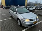 Renault Megane 2.0 16V GrandTour Facelift NIEUWE APK!!, Auto's, Origineel Nederlands, Te koop, 2000 cc, Zilver of Grijs