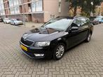 Skoda Octavia 1.6 TDI 77KW Combi 2015 Zwart, Auto's, Skoda, Voorwielaandrijving, 1227 kg, 4 cilinders, Zwart