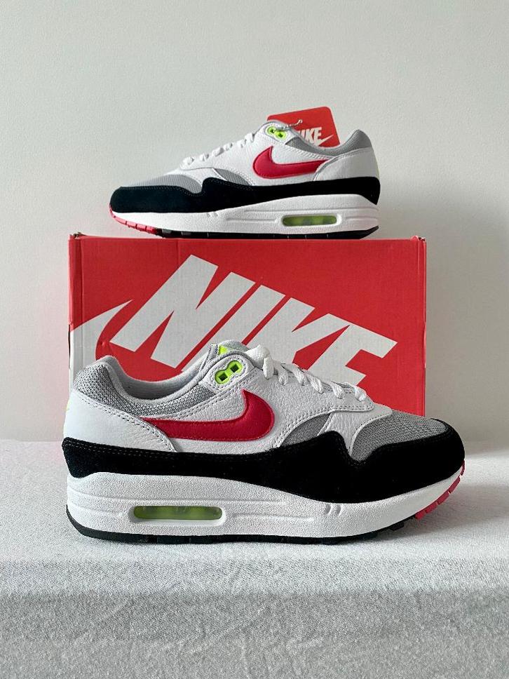 Nike Air Max 1 Volt Chili (EU 45), Kleding | Heren, Schoenen, Nieuw, Sneakers of Gympen, Zwart, Ophalen of Verzenden