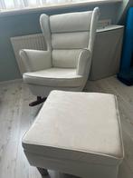 Schommelstoel met voetenbank in creme kleur, Huis en Inrichting, Ophalen, Zo goed als nieuw, Wit, Eén
