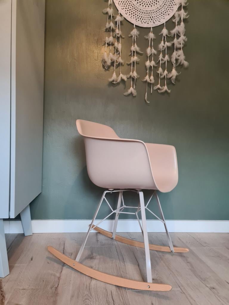 Jline schommelstoel Willy - beige, Huis en Inrichting, Ophalen, Scandinavisch, bohemian, Hout, 75 tot 100 cm