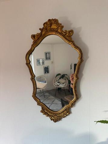 Spiegel beschikbaar voor biedingen