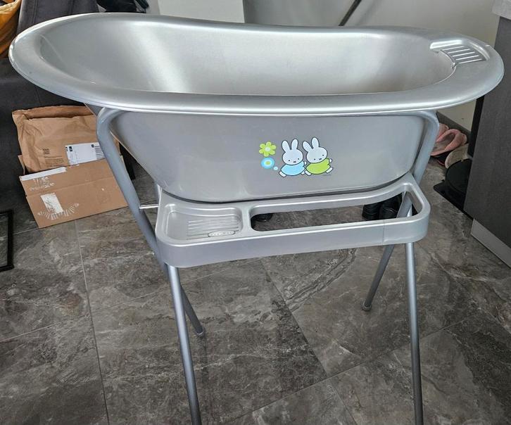 Bébé-jou Nijntje Badje + Standaard Grijs, Kinderen en Baby's, Badjes en Verzorging, Zo goed als nieuw, Badje, Bébé-jou, Standaard