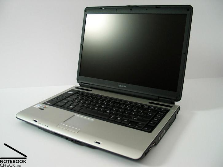 TOSHIBA Satellite A100-250 (opknapper), Computers en Software, Laptop-opladers, Gebruikt, Ophalen of Verzenden