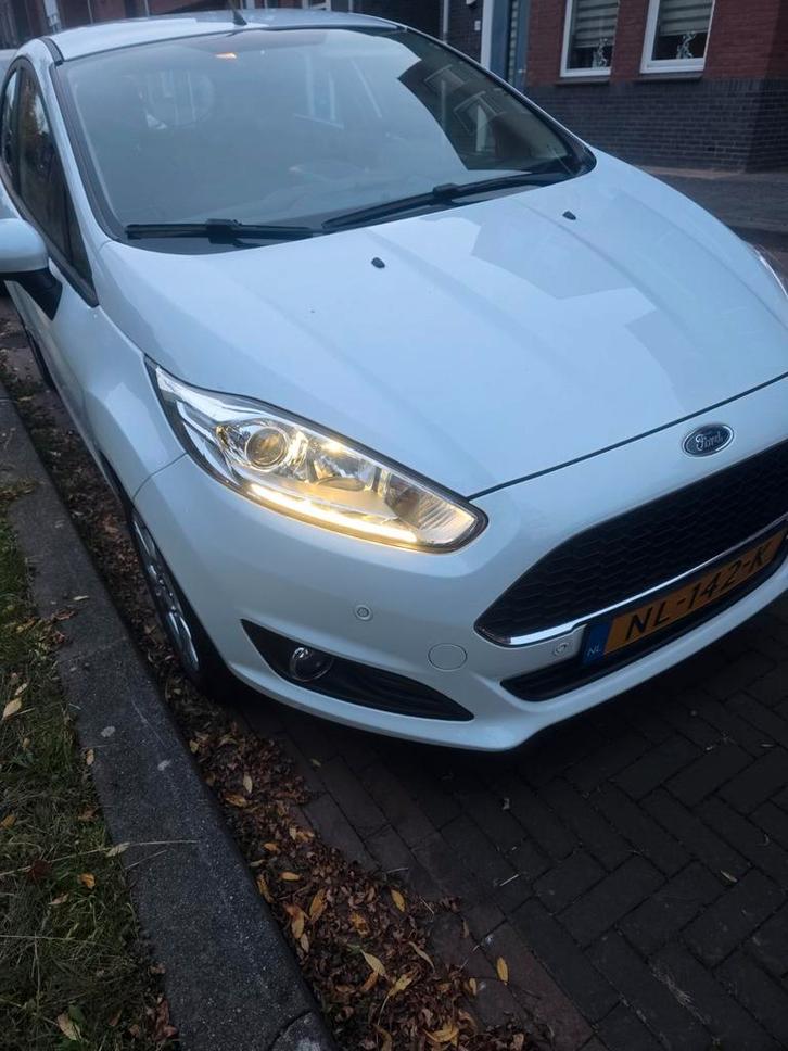 Ford Fiësta 1.0 59KW/80PK 5D 2017 Wit, Auto's, Ford, Particulier, Fiësta, ABS, Airbags, Airconditioning, Alarm, Bluetooth, Bochtverlichting