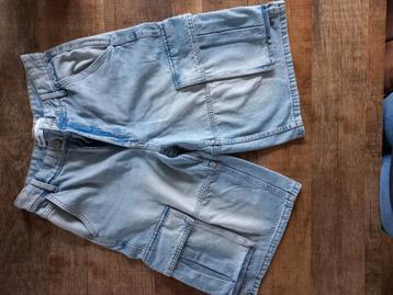 Bershka Heren denim korte broek beschikbaar voor biedingen