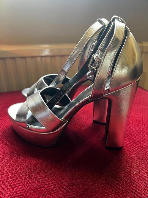 zilverkleurige hoge plateau hakken, Kleding | Dames, Schoenen, Zo goed als nieuw, Schoenen met hoge hakken, Overige kleuren, Ophalen of Verzenden