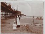Scheveningen  de pier augustus 1911 Dienstmeid foto , s 4x, Ophalen of Verzenden, Voor 1920, Zuid-Holland