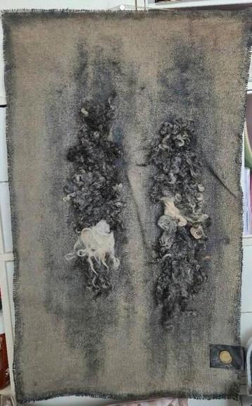 landelijk sobere wandkleed van meidenmuts  beschikbaar voor biedingen