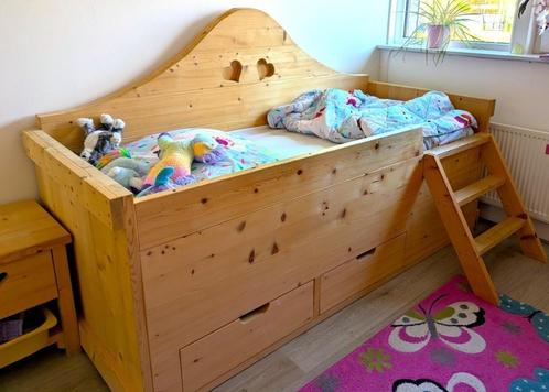 Steigerhouten kinderbed met trapje + nachtkastje (80x200), Huis en Inrichting, Slaapkamer | Complete slaapkamers, Gebruikt, Eenpersoons