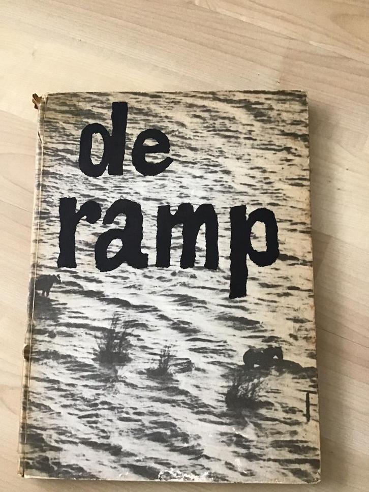 De ramp 1953 incl kaart watersnoodramp, Boeken, Geschiedenis | Vaderland, Gelezen, 20e eeuw of later, Ophalen