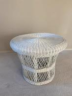 Leuk wit rotan tafeltje met afneembaar blad - 65cm, Huis en Inrichting, Tafels | Bijzettafels, Ophalen, Gebruikt, Rond