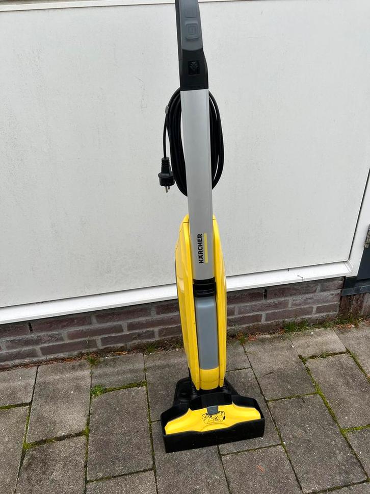 Kärcher vloer reiniger, Huis en Inrichting, Schoonmaakartikelen, Overige typen, Ophalen