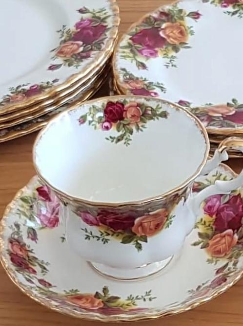 Royal Albert old country rose collectie, Antiek en Kunst, Antiek | Servies los, Ophalen of Verzenden