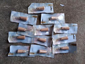 12 nieuwe flessen stoppers met wit warm licht  beschikbaar voor biedingen