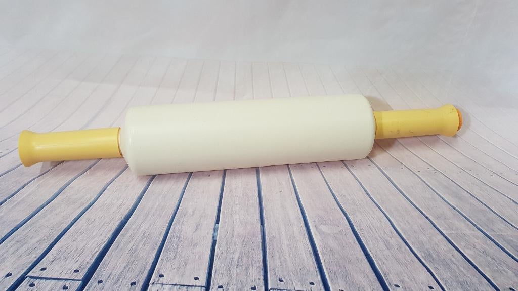 Grote plastic deegroller, Tupperware stijl. 50 cm lang. 7A2, Tweedehands verkoop, Tweedehands verkoop, Gebruikt, Ophalen of Verzenden